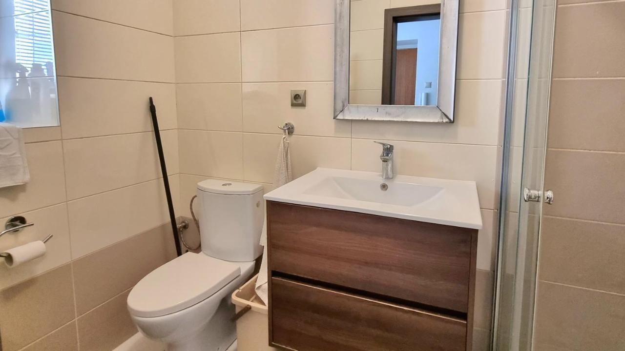 Spacious Apartment In City Center Bratislava Luaran gambar