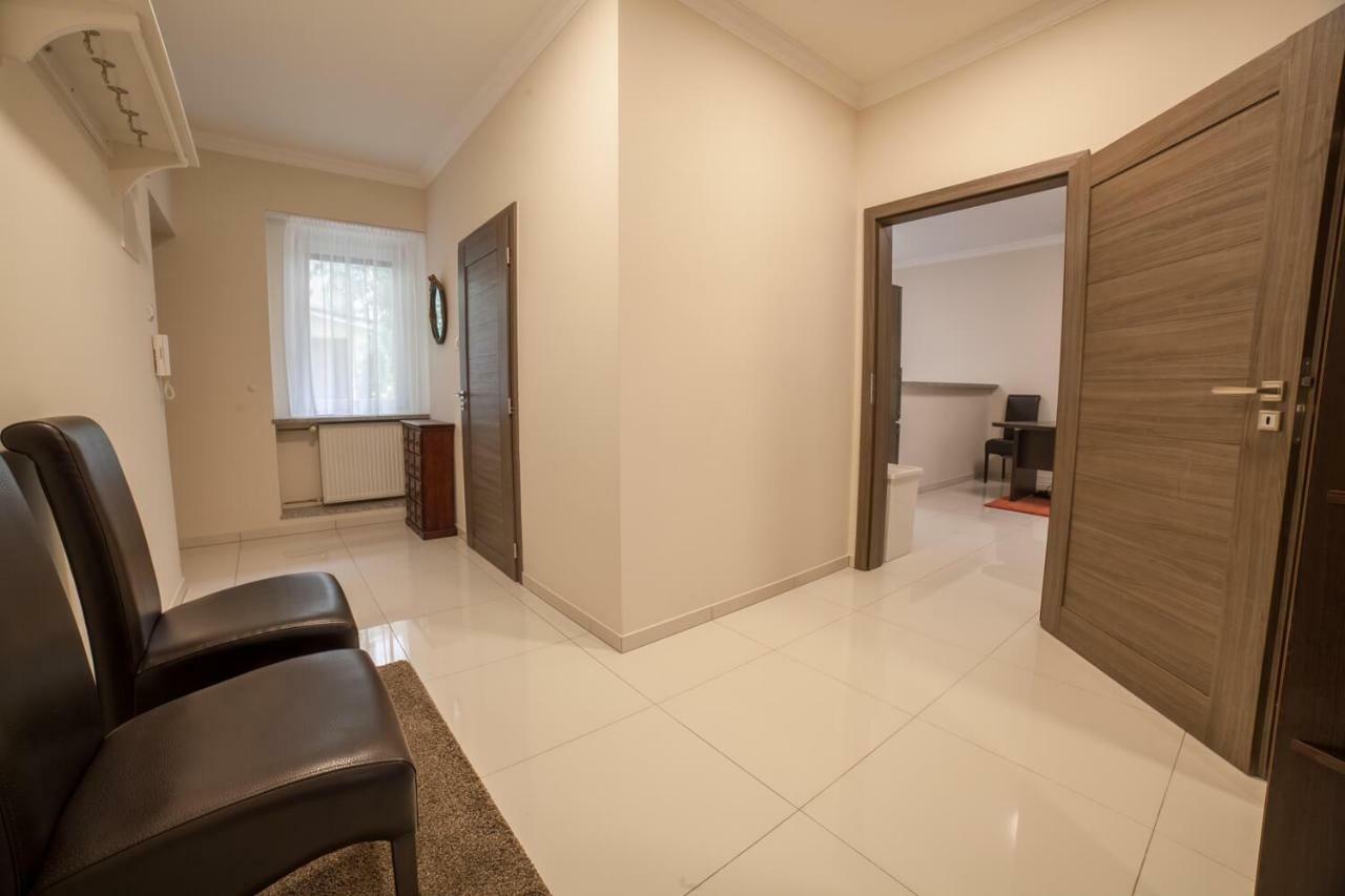 Spacious Apartment In City Center Bratislava Luaran gambar